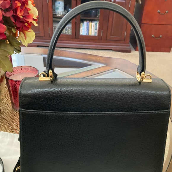 Pre-Loved Authentic Vintage Gucci Leather Handbag - Picture 3 of 9